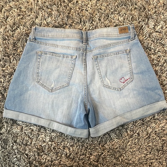LOVE by Ellen denim shorts - Picture 5 of 7